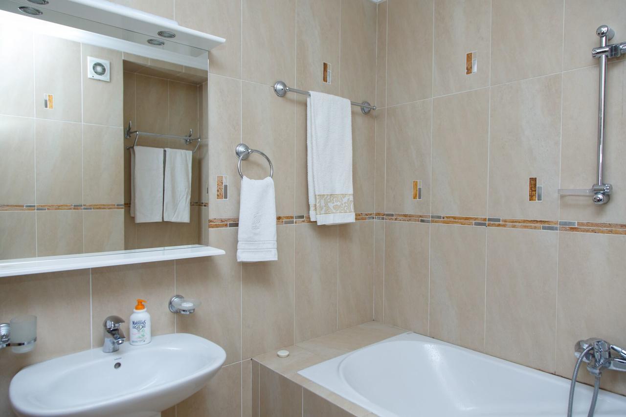 Penthouse With 3-Bedrooms Αλμάτι Εξωτερικό φωτογραφία