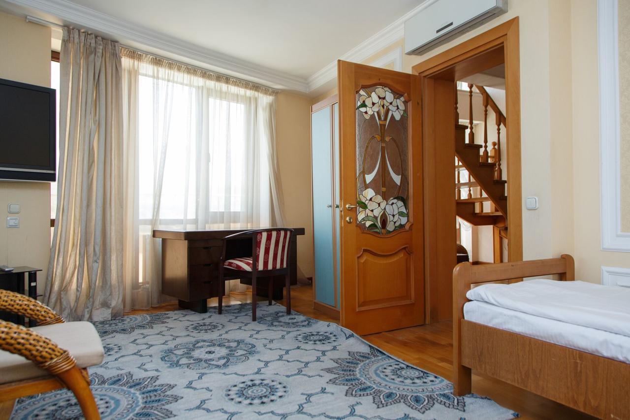 Penthouse With 3-Bedrooms Αλμάτι Εξωτερικό φωτογραφία