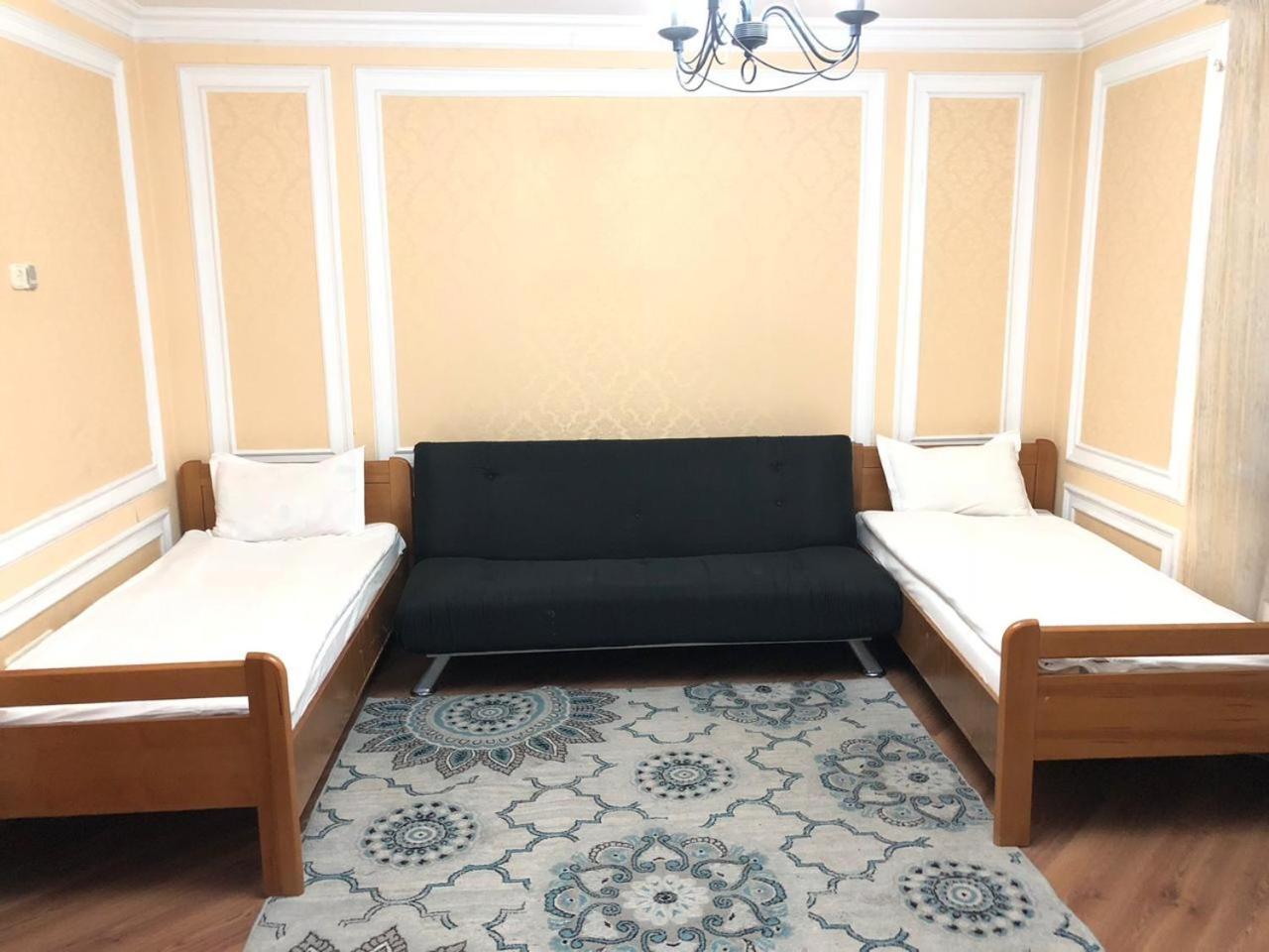 Penthouse With 3-Bedrooms Αλμάτι Εξωτερικό φωτογραφία