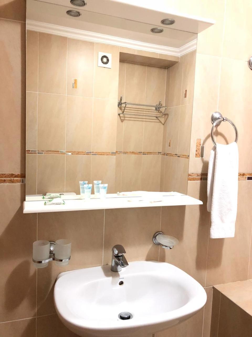 Penthouse With 3-Bedrooms Αλμάτι Εξωτερικό φωτογραφία