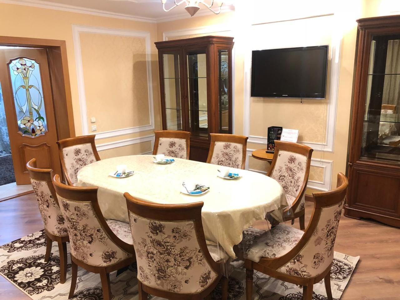 Penthouse With 3-Bedrooms Αλμάτι Εξωτερικό φωτογραφία