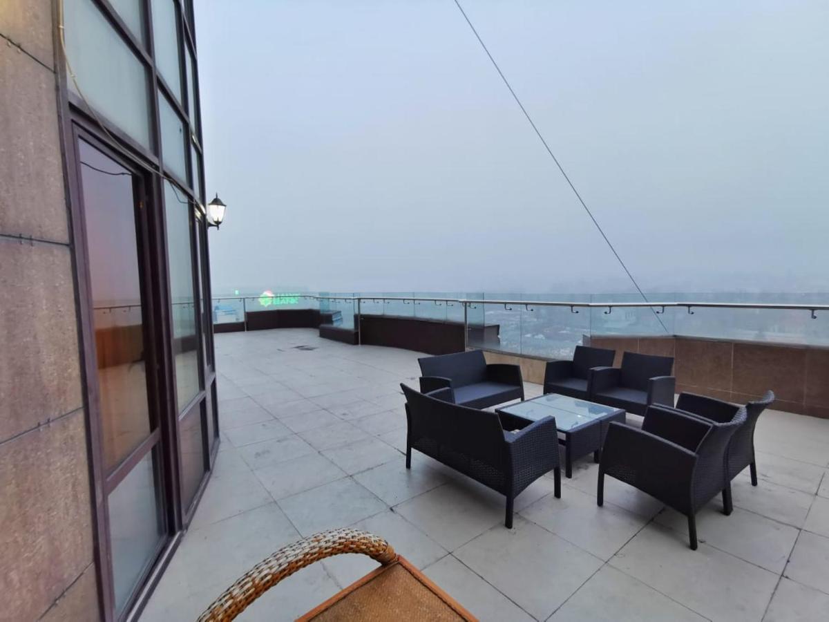 Penthouse With 3-Bedrooms Αλμάτι Εξωτερικό φωτογραφία