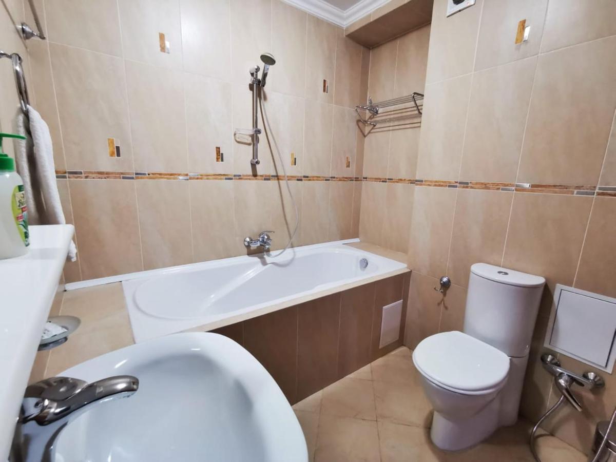 Penthouse With 3-Bedrooms Αλμάτι Εξωτερικό φωτογραφία